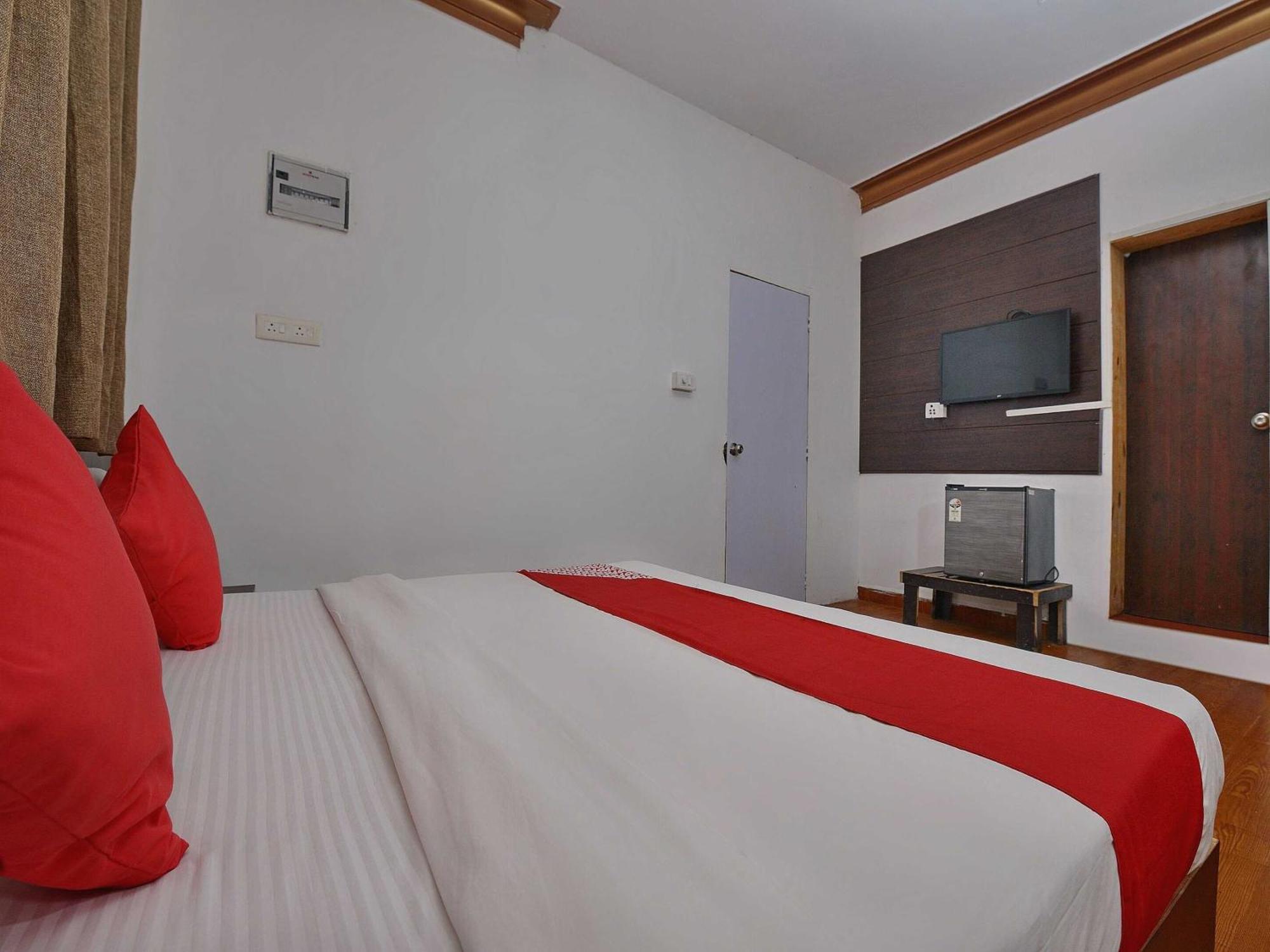 Collection O Retreat Morjim Resort Luaran gambar