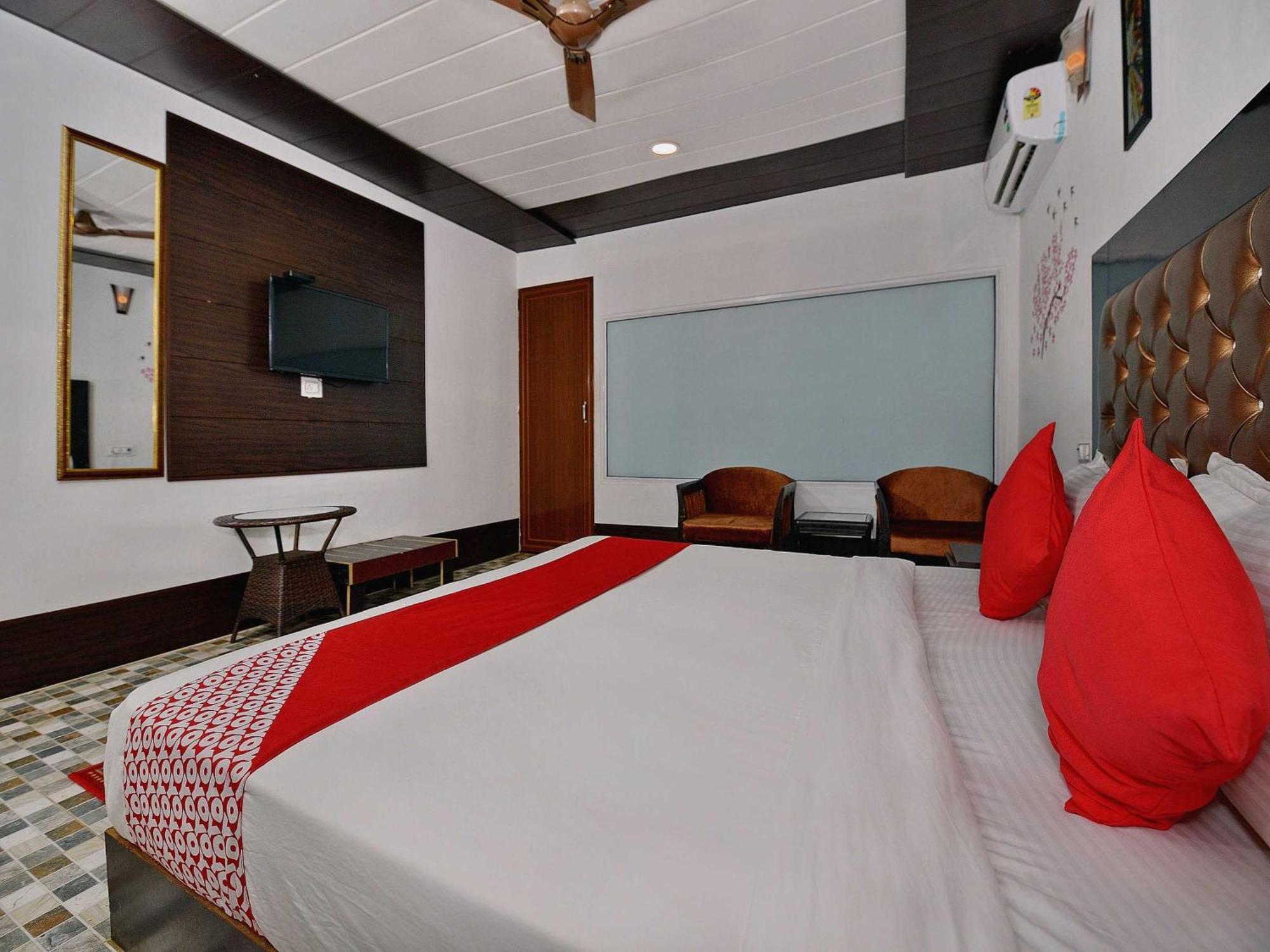 Collection O Retreat Morjim Resort Luaran gambar