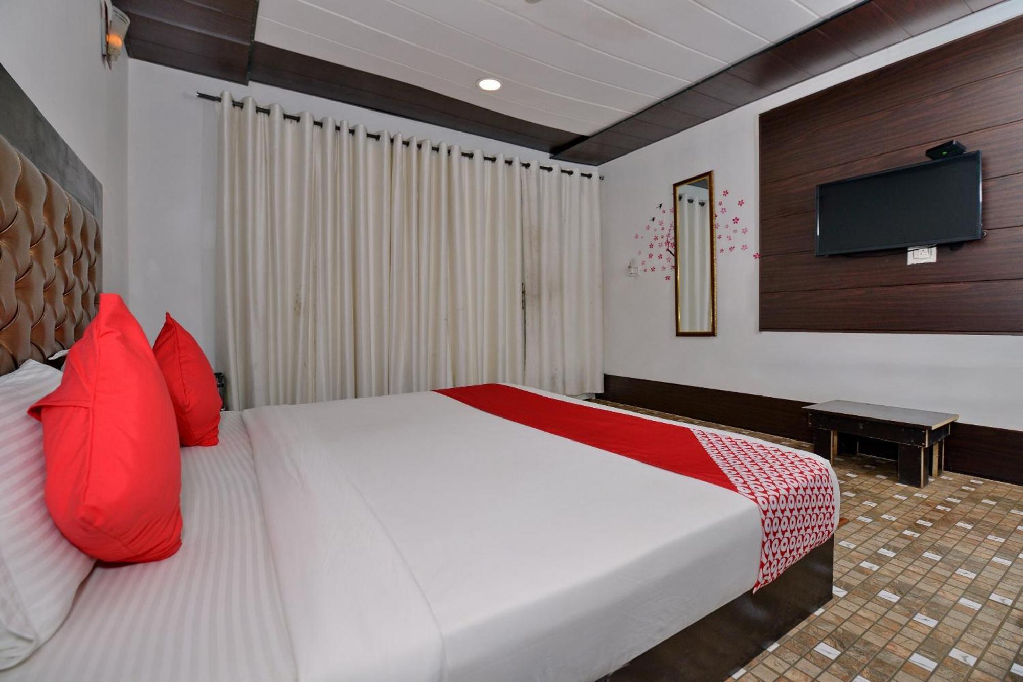 Collection O Retreat Morjim Resort Luaran gambar