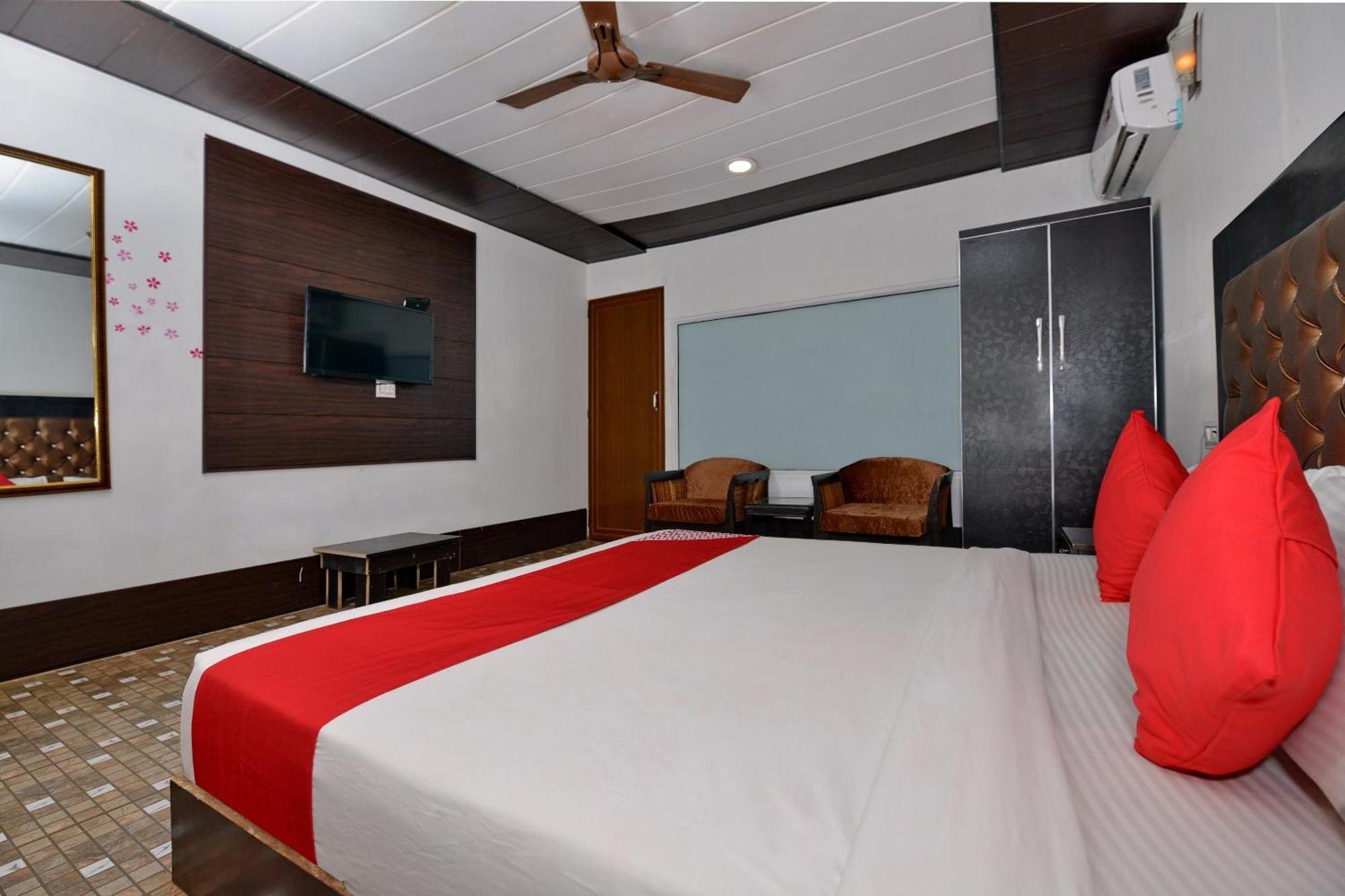 Collection O Retreat Morjim Resort Luaran gambar