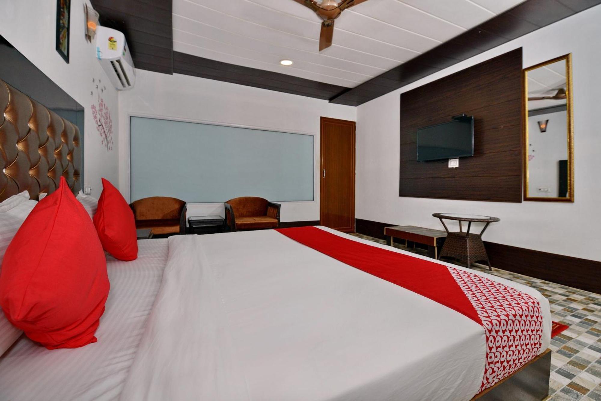 Collection O Retreat Morjim Resort Luaran gambar