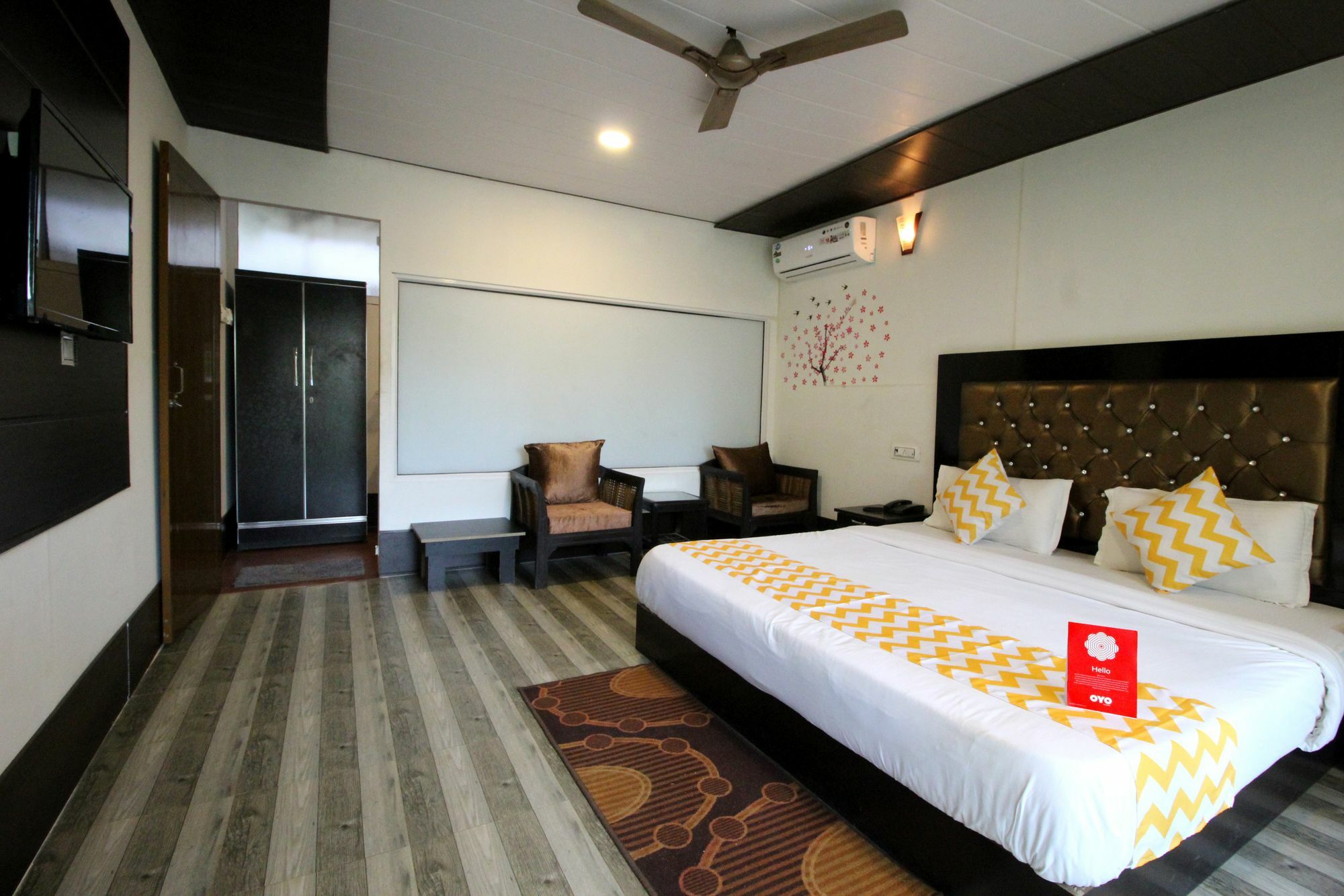 Collection O Retreat Morjim Resort Luaran gambar